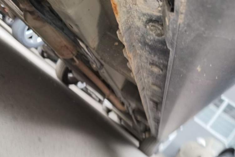Used BAIC Weiwang M50F 2017 1.5L Comfort Edition Chassis Front Left