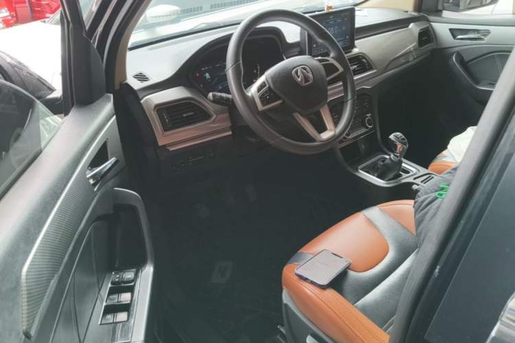 Used BAIC Weiwang M50F 2017 1.5L Comfort Edition Driver Seat
