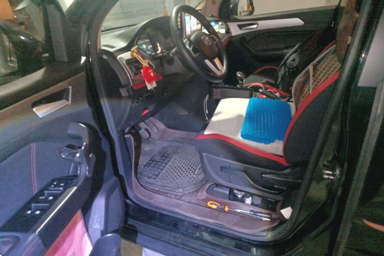 Used BAIC Weiwang M50F 2017 1.5L Standard Model Driver Seat