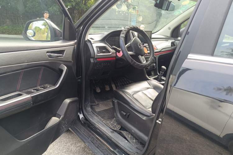 Used BAIC Weiwang M50F 2017 1.3T Comfort Edition Driver Seat