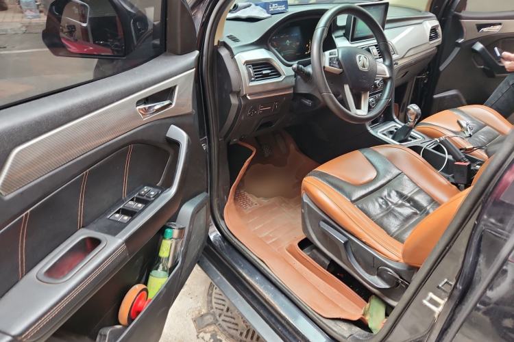 Used BAIC Weiwang M50F 2017 1.5L Comfort Edition Driver Seat