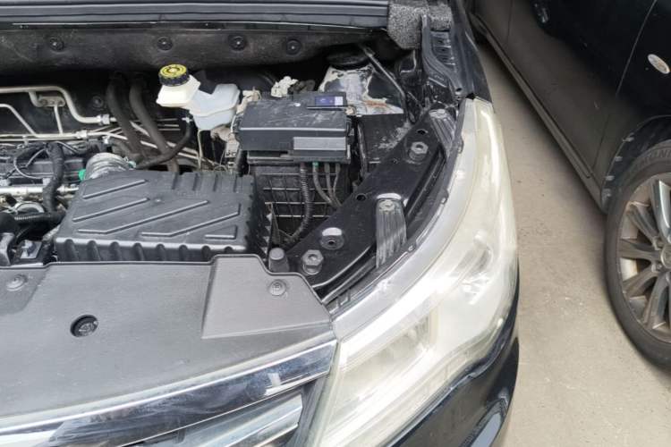 Used BAIC Weiwang M50F 2017 1.5L Comfort Edition Engine Bay Left