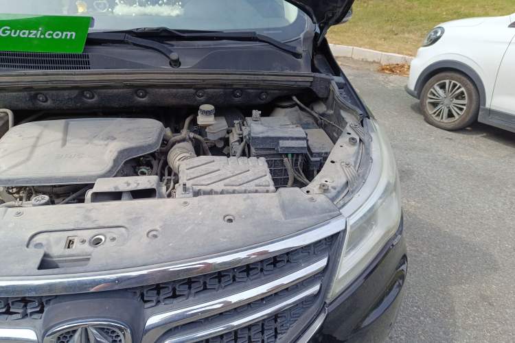 Used BAIC Weiwang M50F 2017 1.3T Comfort Edition Engine Bay Left