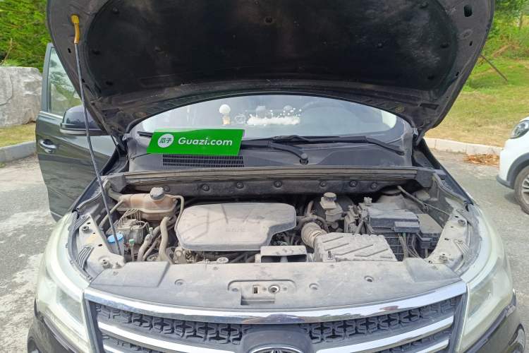 Used BAIC Weiwang M50F 2017 1.3T Comfort Edition Engine Bay