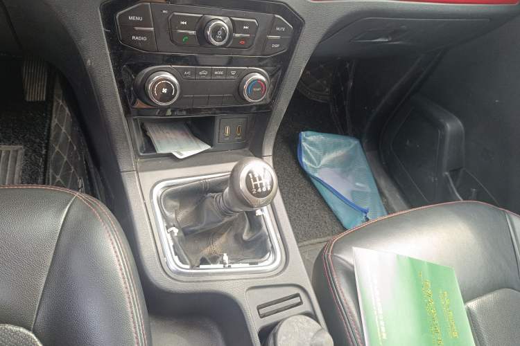 Used BAIC Weiwang M50F 2017 1.3T Comfort Edition Gear Lever