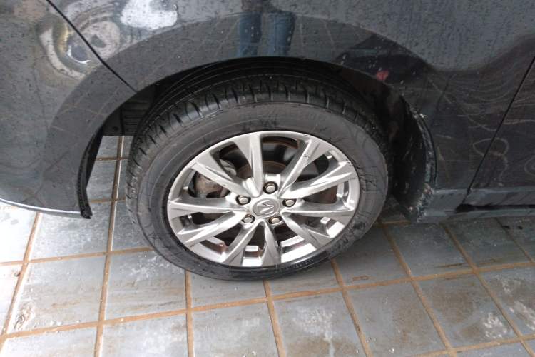 Used BAIC Weiwang M50F 2017 1.5L Comfort Edition Left Front Wheel Hub