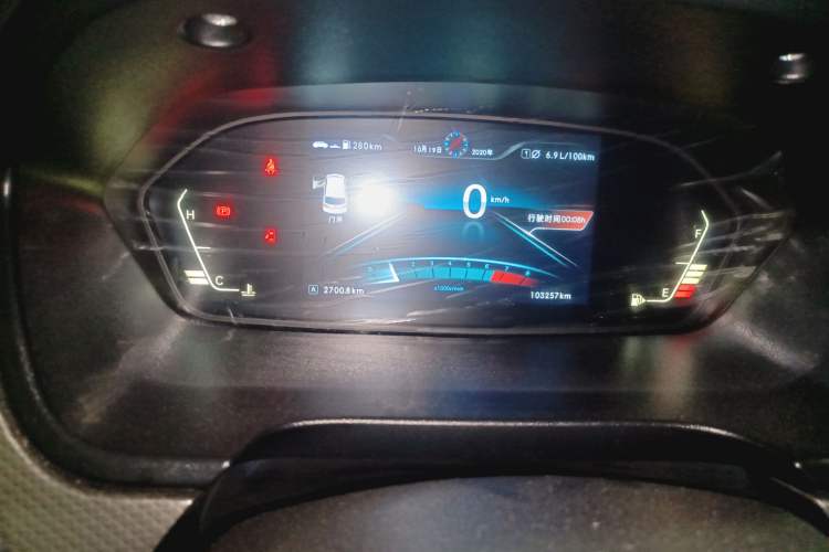 Used BAIC Weiwang M50F 2017 1.5L Standard Model Odometer Close Up
