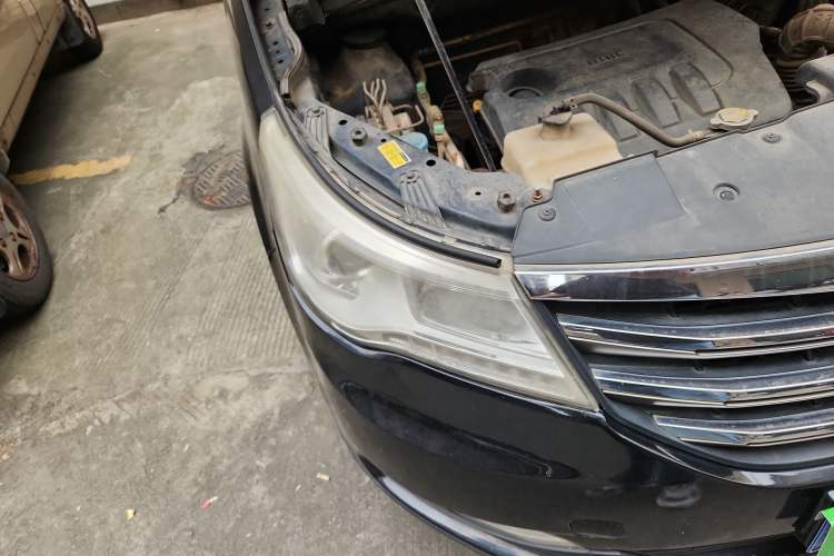 Used BAIC Weiwang M50F 2017 1.5L Comfort Edition Right Front Headlight