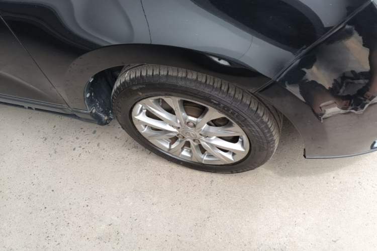 Used BAIC Weiwang M50F 2017 1.5L Comfort Edition Right Front Wheel Hub