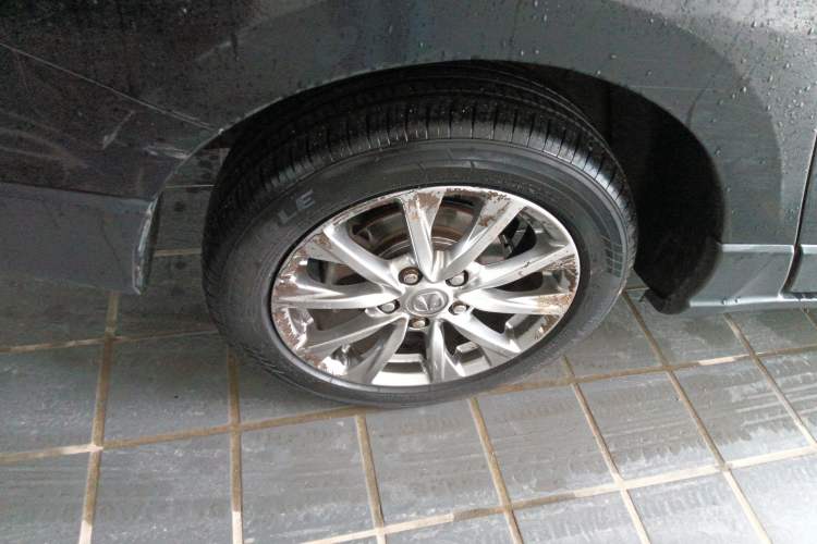 Used BAIC Weiwang M50F 2017 1.5L Comfort Edition Right Rear Wheel Hub