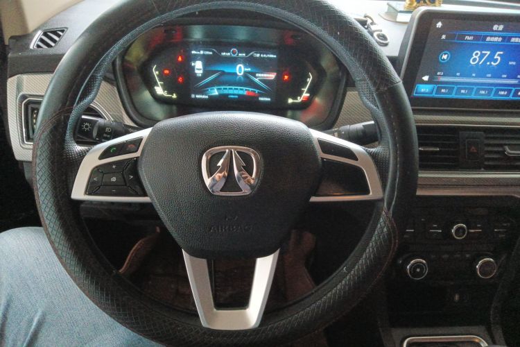Used BAIC Weiwang M50F 2017 1.5L Comfort Edition Steering Wheel
