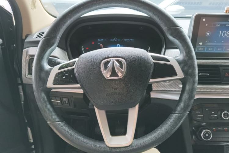 Used BAIC Weiwang M50F 2017 1.5L Comfort Edition Steering Wheel