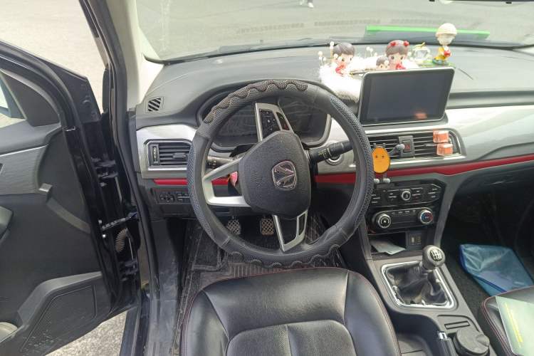 Used BAIC Weiwang M50F 2017 1.3T Comfort Edition Steering Wheel