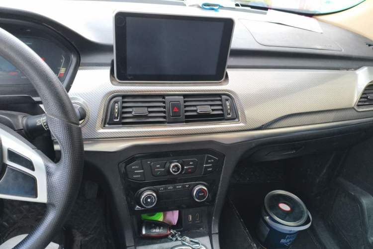 Used BAIC Weiwang M50F 2017 1.5L Comfort Edition Audio And AC Panel
