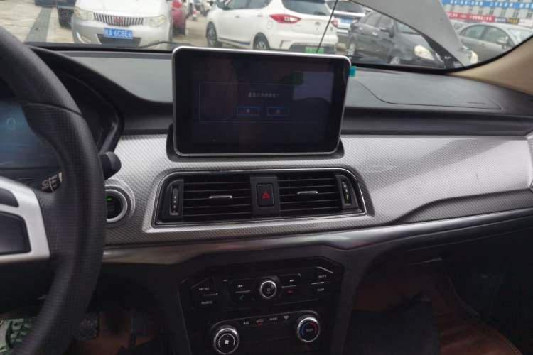 Used BAIC Weiwang M50F 2017 1.5L Comfort Edition Audio And AC Panel