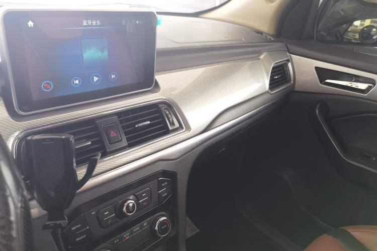 Used BAIC Weiwang M50F 2017 1.5L Comfort Edition Audio And AC Panel