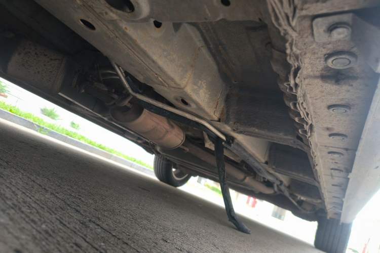 Used BAIC Weiwang M50F 2017 1.5L Comfort Edition Chassis Front Left