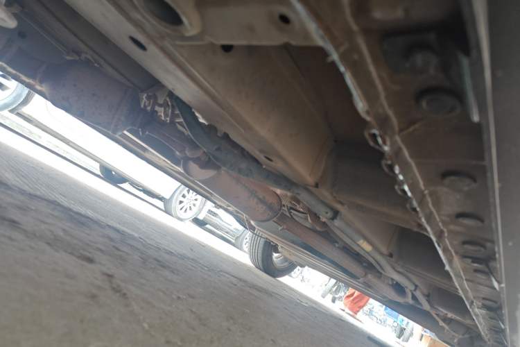 Used BAIC Weiwang M50F 2017 1.5L Standard Model Chassis Front Left