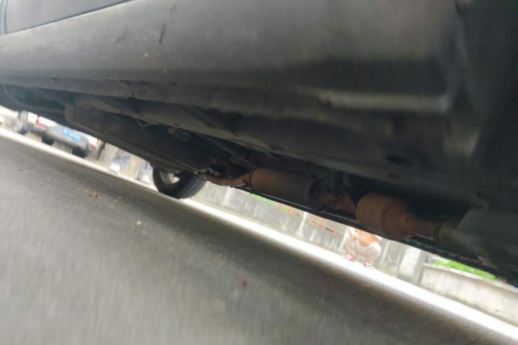 Used BAIC Weiwang M50F 2017 1.5L Comfort Edition Chassis Front Right