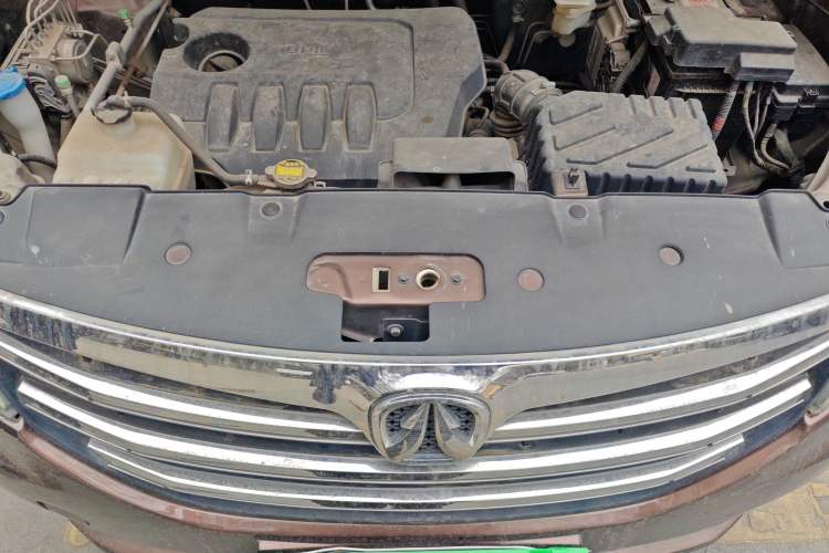 Used BAIC Weiwang M50F 2017 1.5L Standard Model Engine Bay
