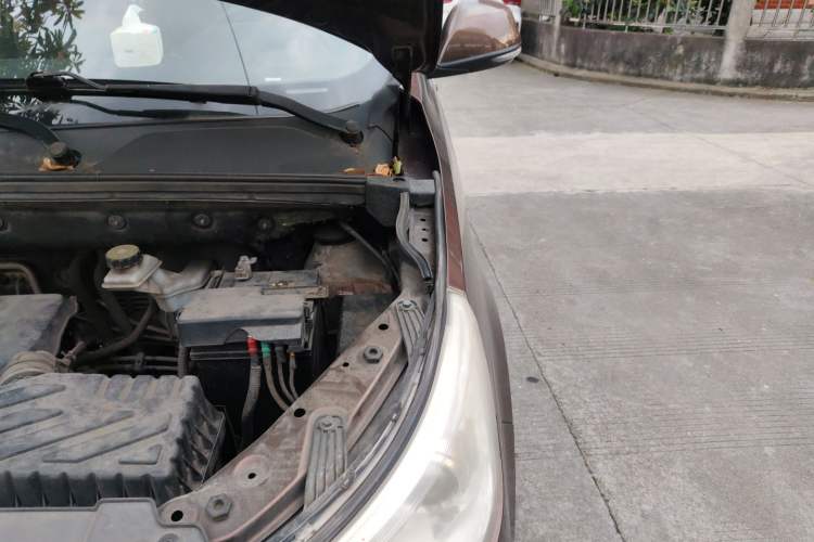 Used BAIC Weiwang M50F 2017 1.5L Comfort Edition Engine Bay Left