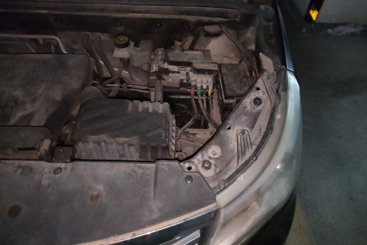 Used BAIC Weiwang M50F 2017 1.5L Luxury Model Engine Bay Left