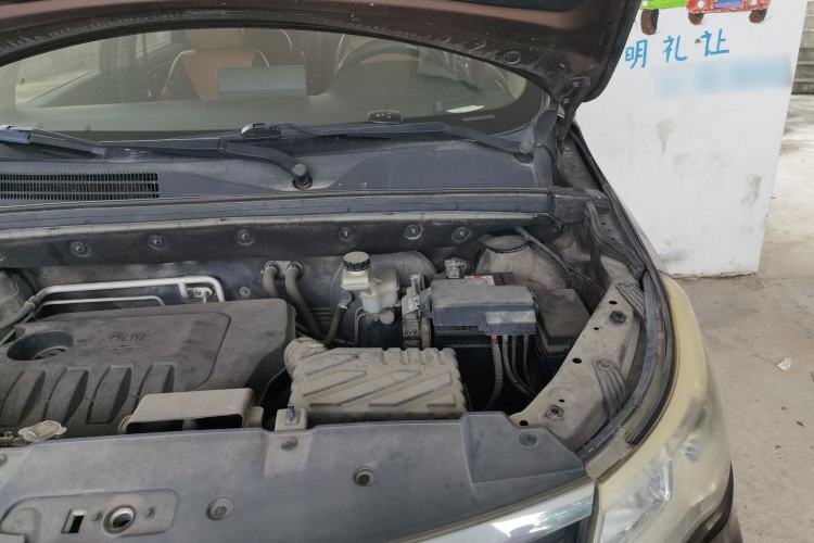 Used BAIC Weiwang M50F 2017 1.5L Comfort Edition Engine Bay Left
