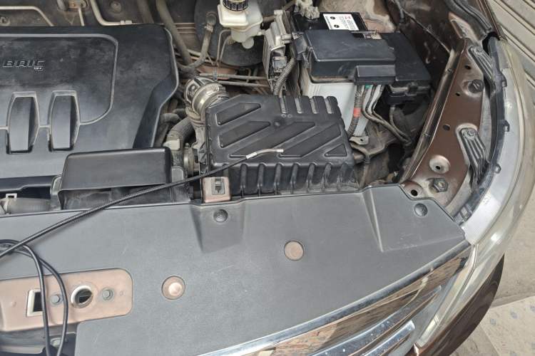 Used BAIC Weiwang M50F 2017 1.5L Standard Model Engine Bay Left
