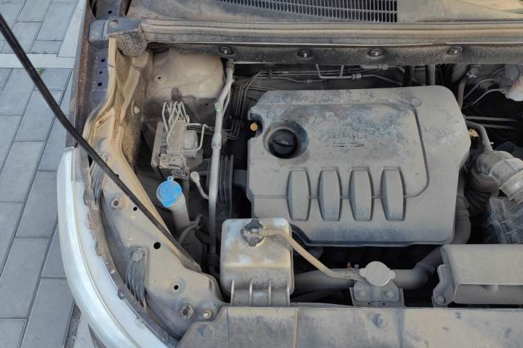 Used BAIC Weiwang M50F 2017 1.5L Standard Model Engine Bay Right