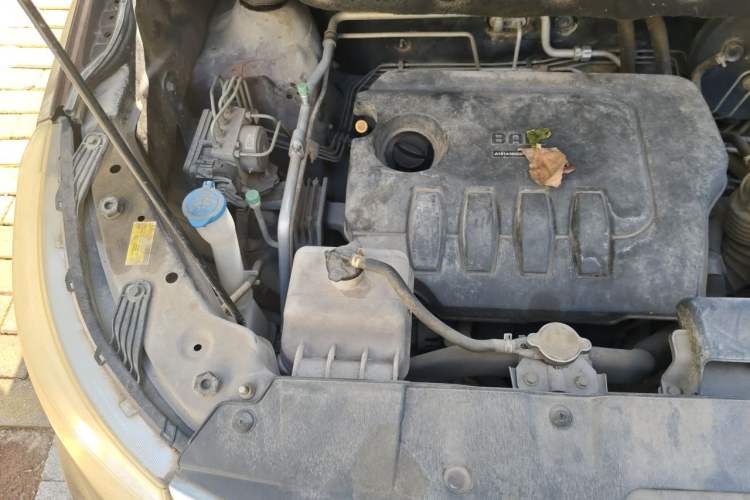 Used BAIC Weiwang M50F 2017 1.5L Standard Model Engine Bay Right