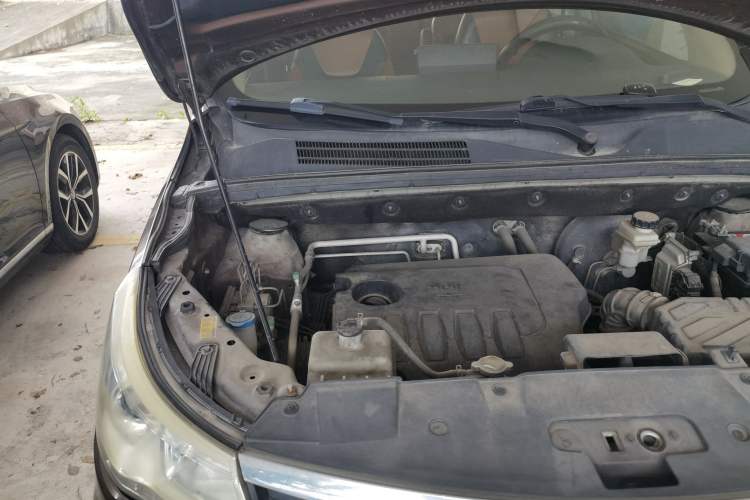 Used BAIC Weiwang M50F 2017 1.5L Comfort Edition Engine Bay Right