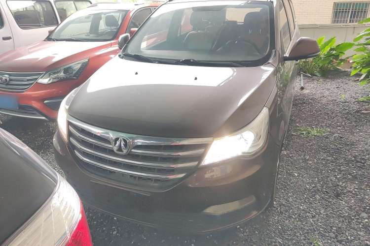 Used BAIC Weiwang M50F 2017 1.5L Standard Model Exterior 1