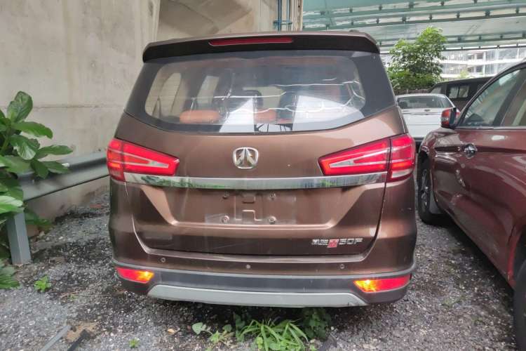 Used BAIC Weiwang M50F 2017 1.5L Standard Model Exterior 4