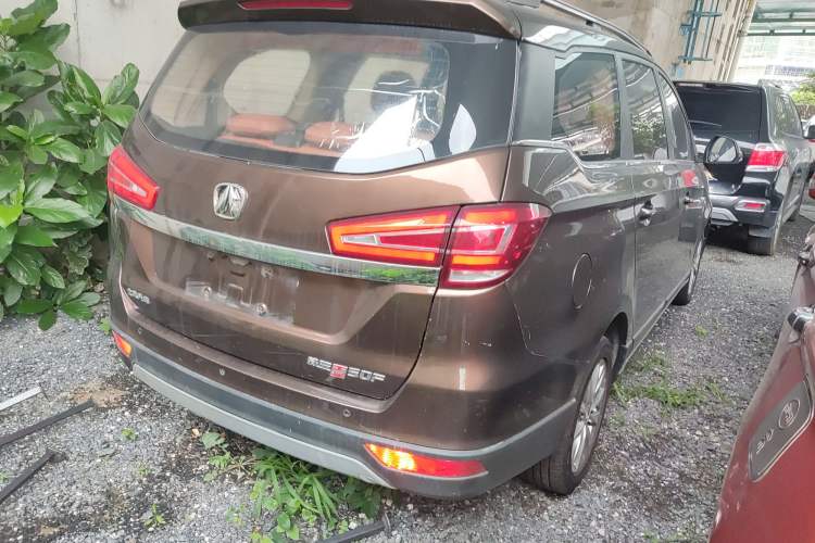 Used BAIC Weiwang M50F 2017 1.5L Standard Model Exterior 5