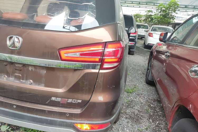 Used BAIC Weiwang M50F 2017 1.5L Standard Model Exterior 6