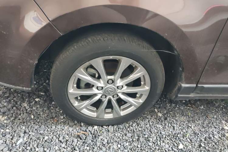 Used BAIC Weiwang M50F 2017 1.5L Standard Model Exterior 7
