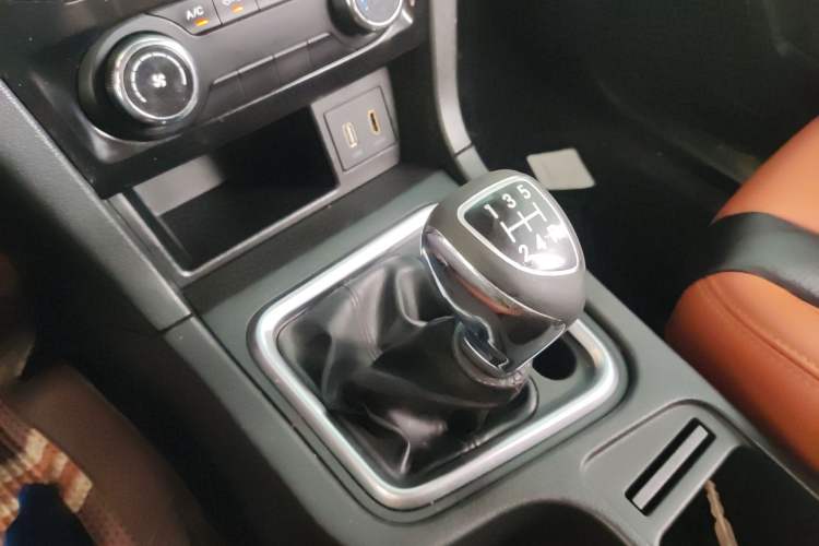 Used BAIC Weiwang M50F 2017 1.5L Standard Model Gear Lever