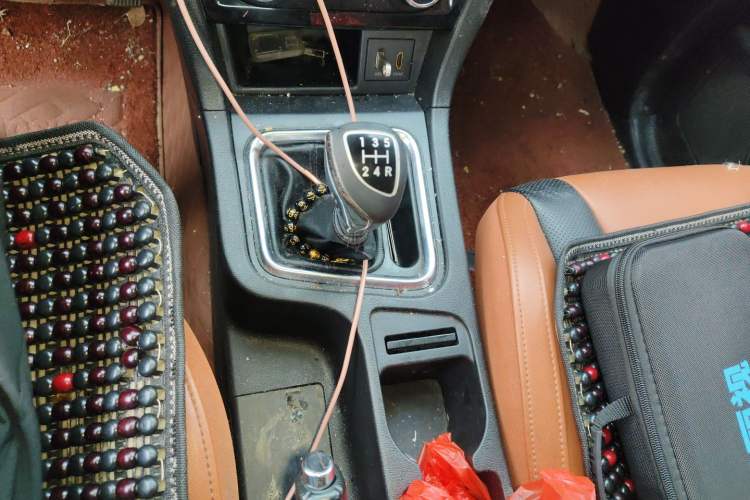 Used BAIC Weiwang M50F 2017 1.5L Comfort Edition Gear Lever
