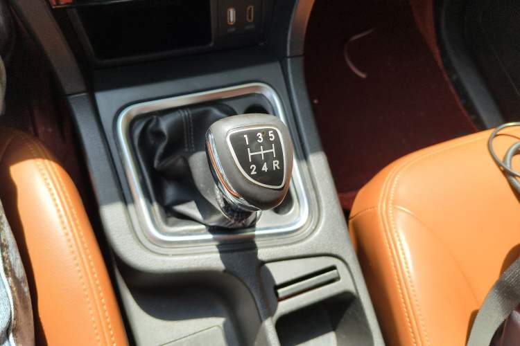 Used BAIC Weiwang M50F 2017 1.5L Luxury Model Gear Lever