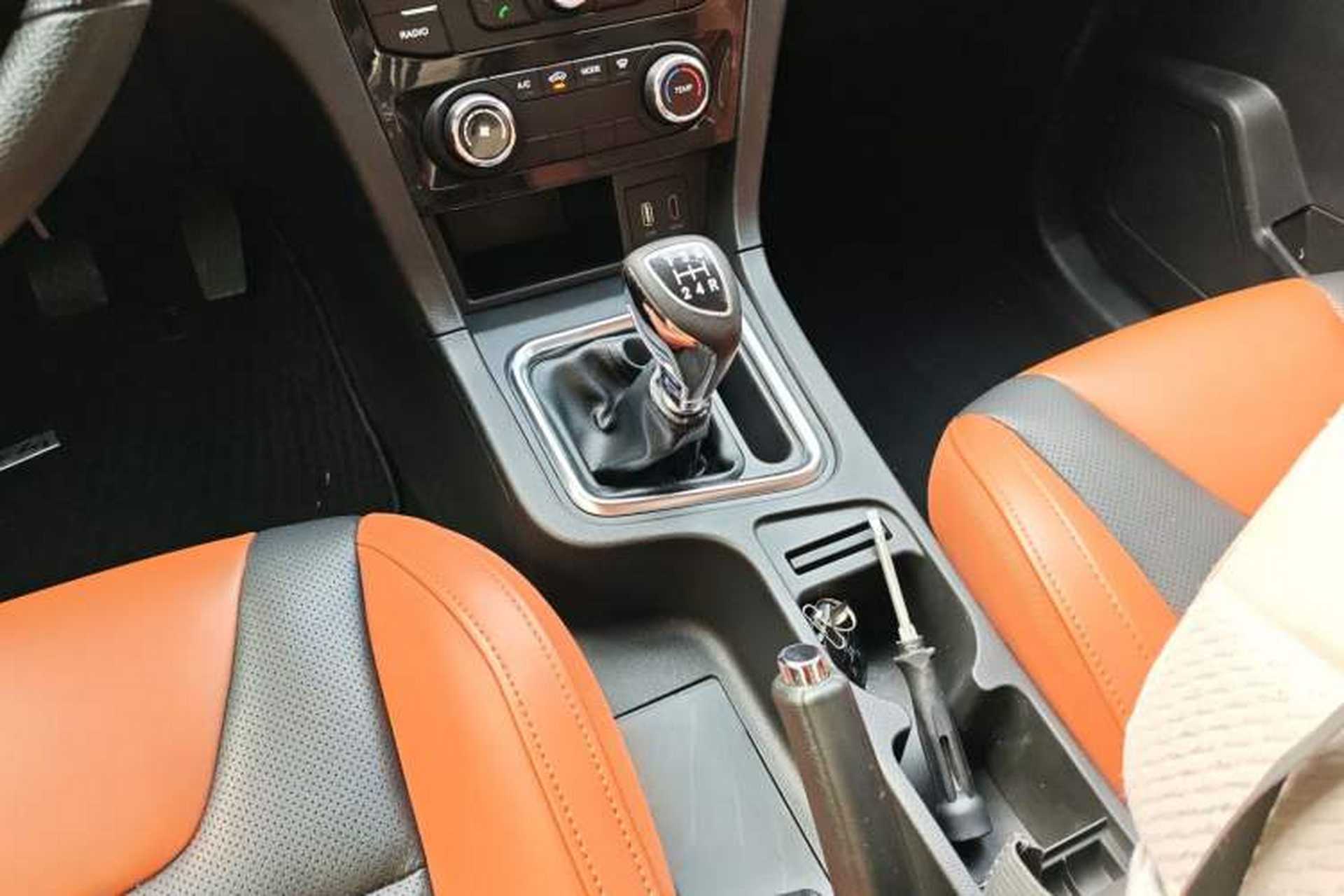Used BAIC Weiwang M50F 2017 1.5L Comfort Edition Gear Lever