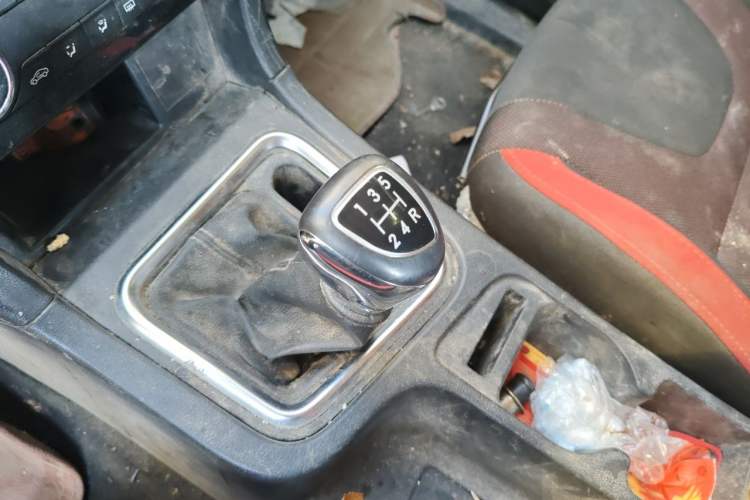 Used BAIC Weiwang M50F 2017 1.5L Standard Model Gear Lever