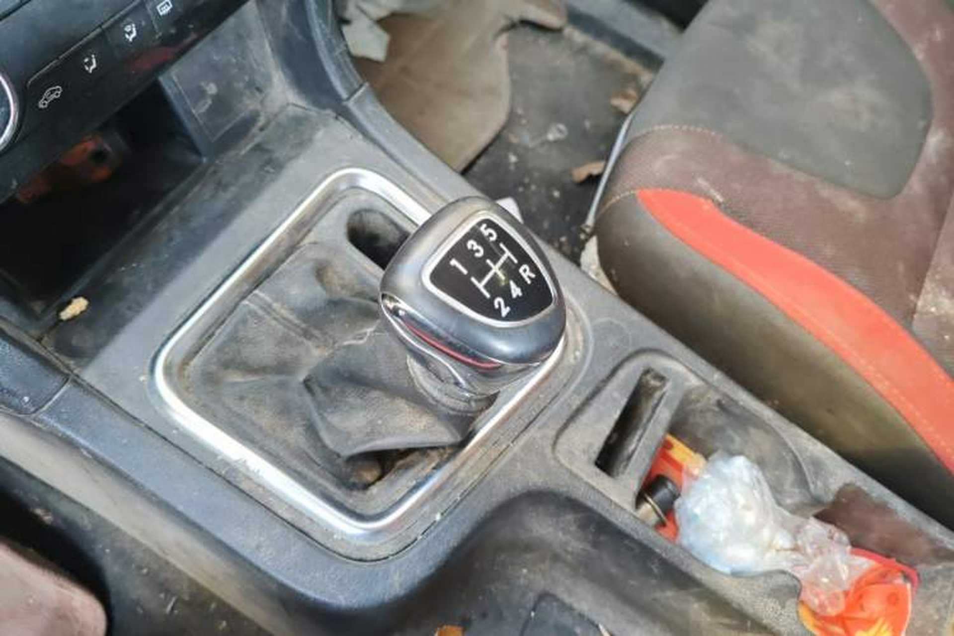 Used BAIC Weiwang M50F 2017 1.5L Standard Model Gear Lever