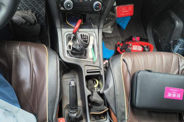 Used BAIC Weiwang M50F 2017 1.5L Comfort Edition Gear Lever