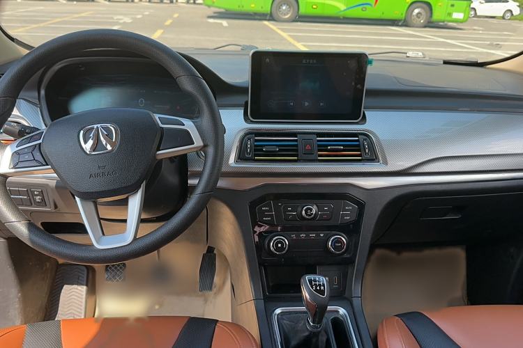 Used BAIC Weiwang M50F 2017 1.5L Comfort Edition Interior 3