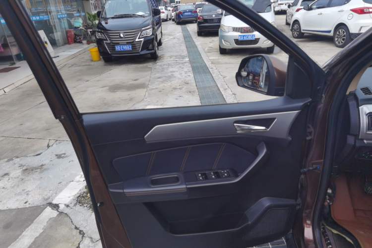 Used BAIC Weiwang M50F 2017 1.5L Comfort Edition Left Front Door Interior