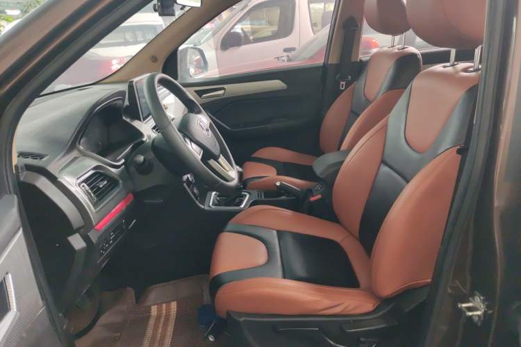 Used BAIC Weiwang M50F 2017 1.5L Standard Model Left Front Seat