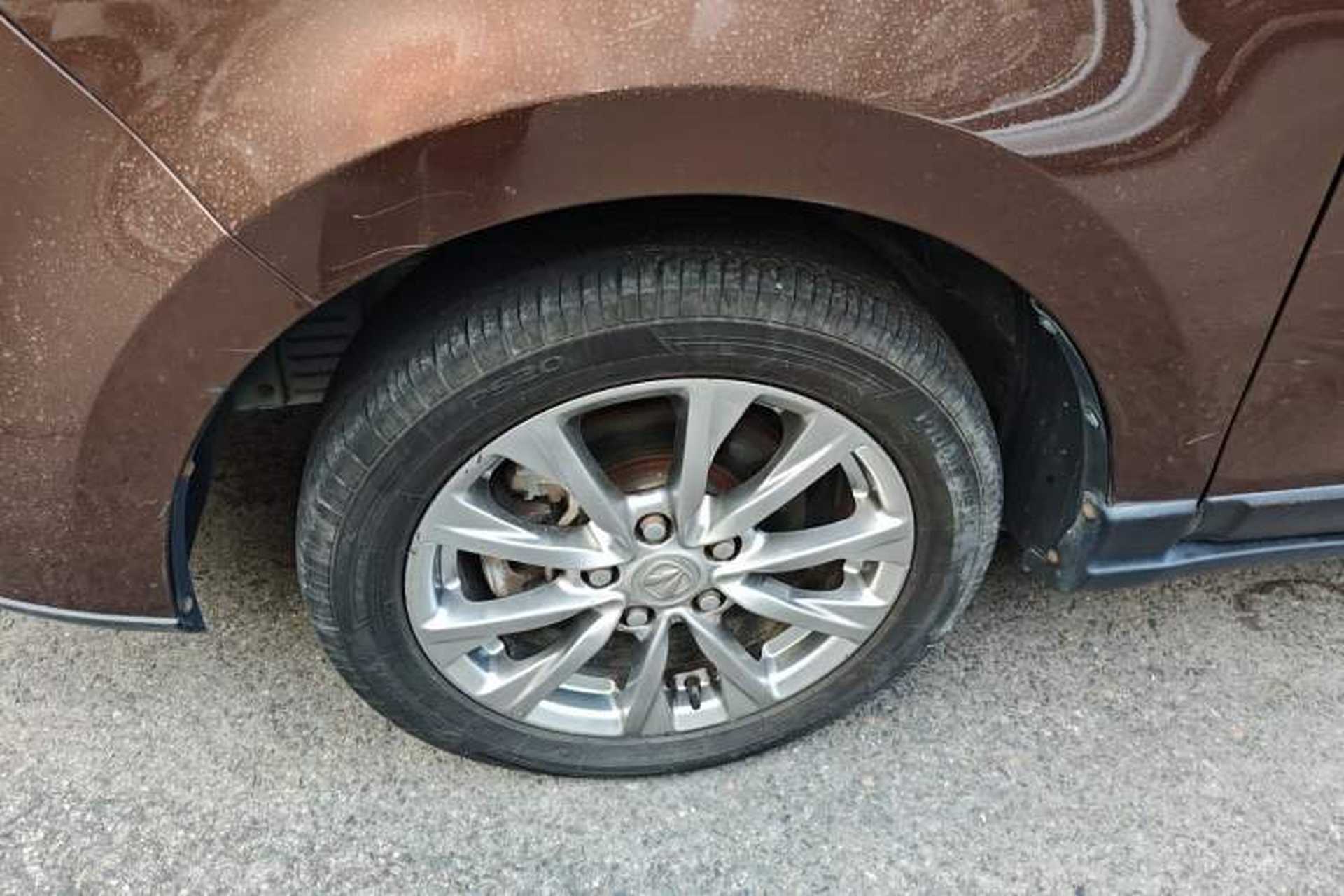 Used BAIC Weiwang M50F 2017 1.5L Comfort Edition Left Front Wheel Hub