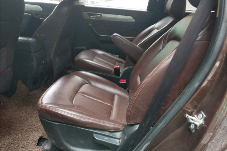 Used BAIC Weiwang M50F 2017 1.3T Comfort Edition Left Rear Seat