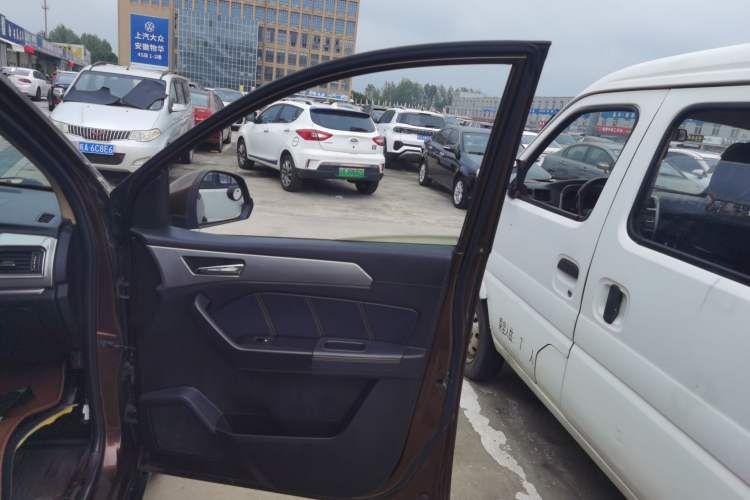 Used BAIC Weiwang M50F 2017 1.5L Comfort Edition Right Front Door Interior