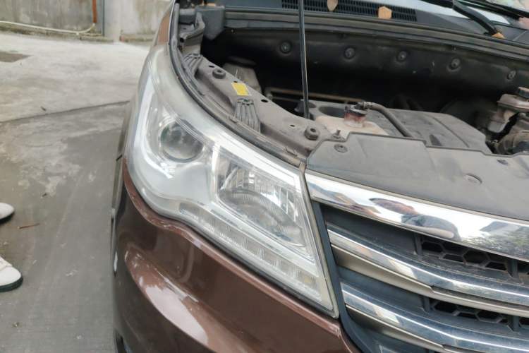 Used BAIC Weiwang M50F 2017 1.5L Comfort Edition Right Front Headlight